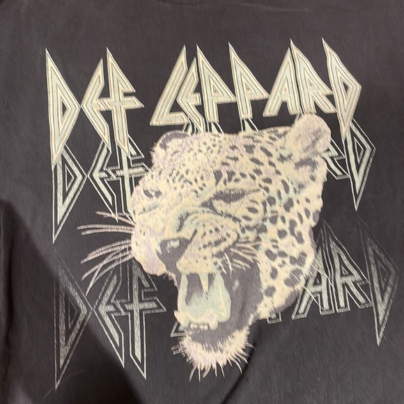 Daydreamer, Def Leppard Shirt 🐯 - Picture 4 of 6